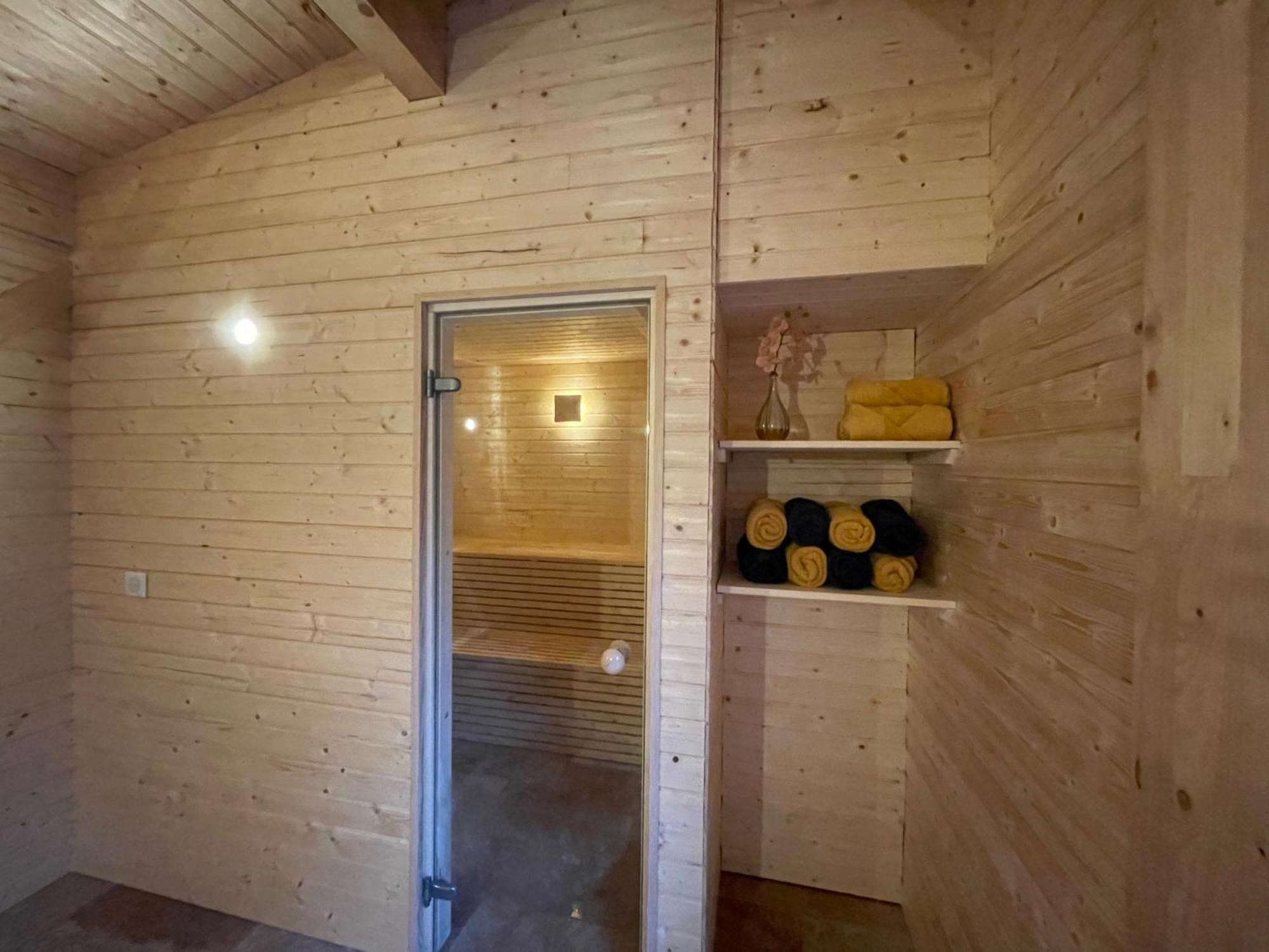 L Estanguet Maison Octogonale En Foret Rion-Des-Landes Exteriér fotografie